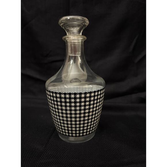 Vintage Luminarc Decanter With Stopper Black & White Check Pattern 7.25” tall - Picture 2 of 8